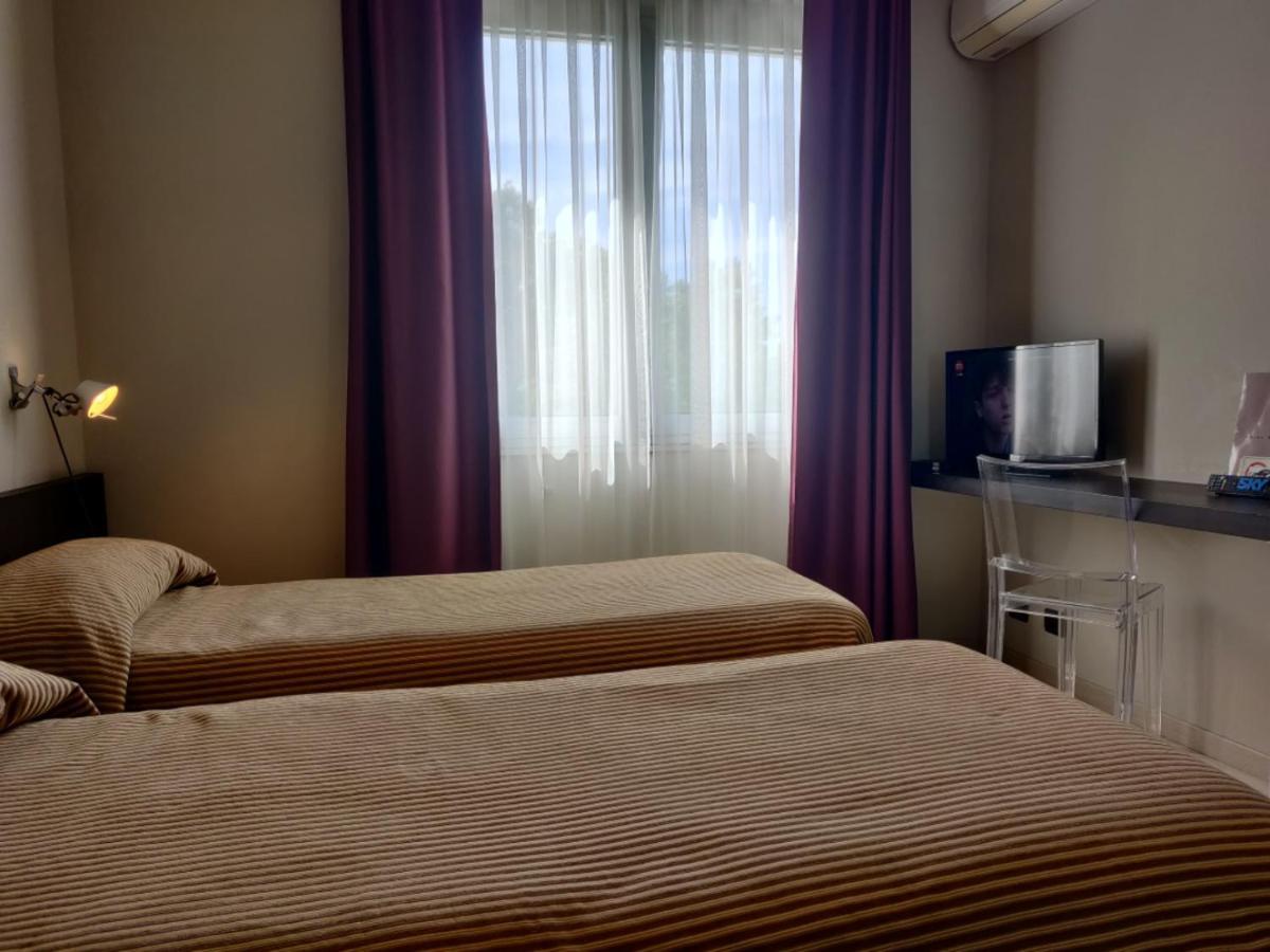Hotel San Francesco Borgomanero Extérieur photo
