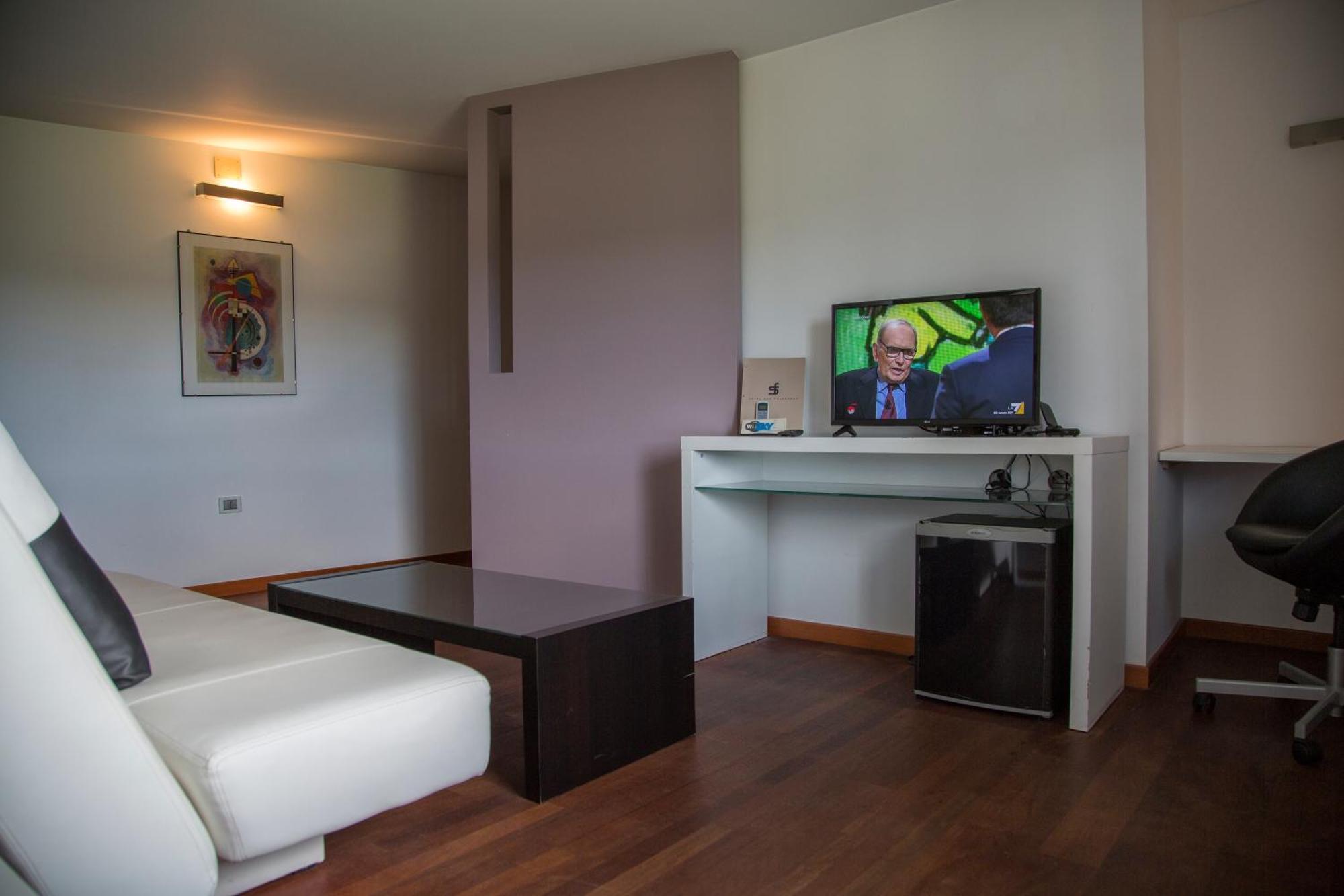 Hotel San Francesco Borgomanero Extérieur photo