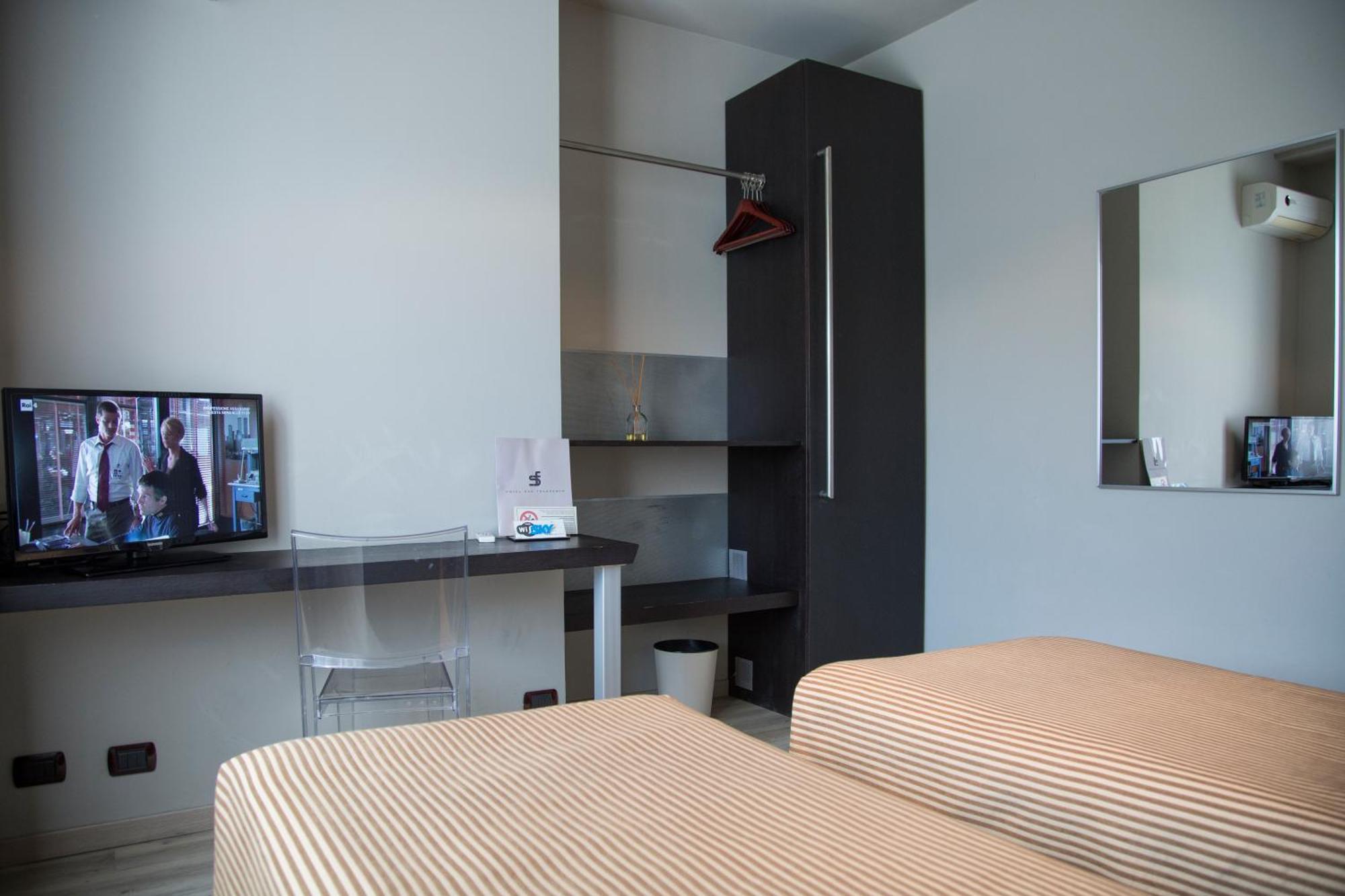 Hotel San Francesco Borgomanero Extérieur photo