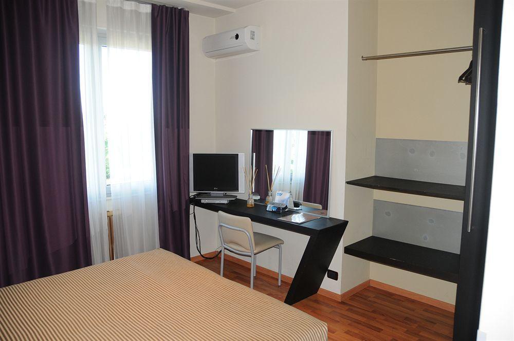Hotel San Francesco Borgomanero Extérieur photo