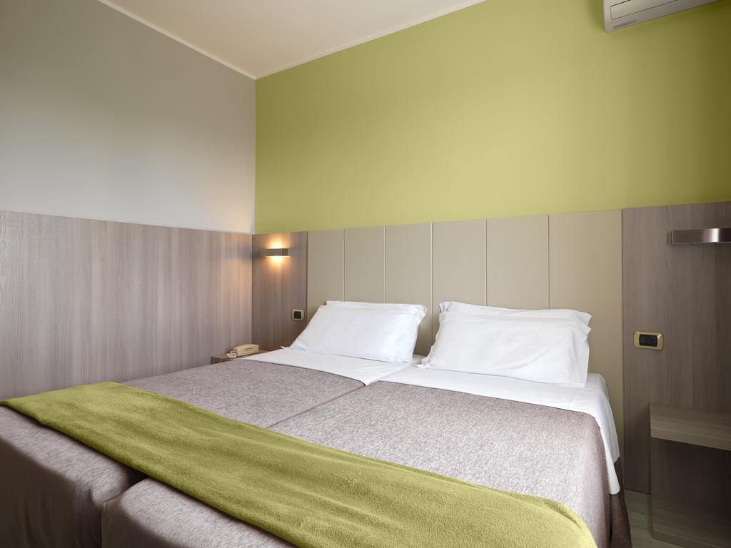 Hotel San Francesco Borgomanero Extérieur photo