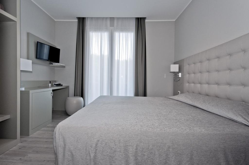Hotel San Francesco Borgomanero Extérieur photo