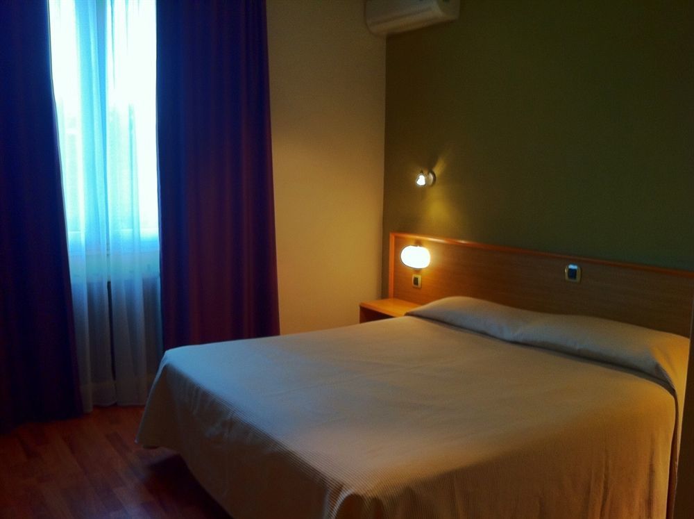 Hotel San Francesco Borgomanero Extérieur photo