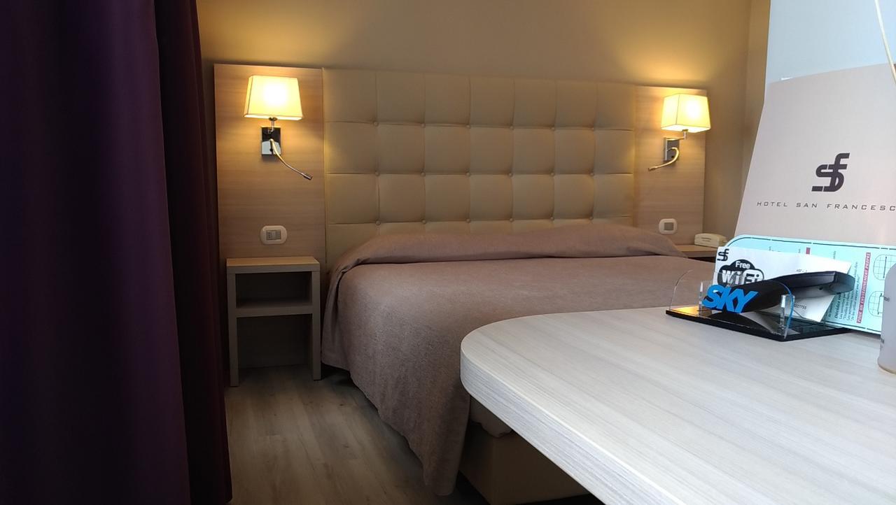 Hotel San Francesco Borgomanero Extérieur photo