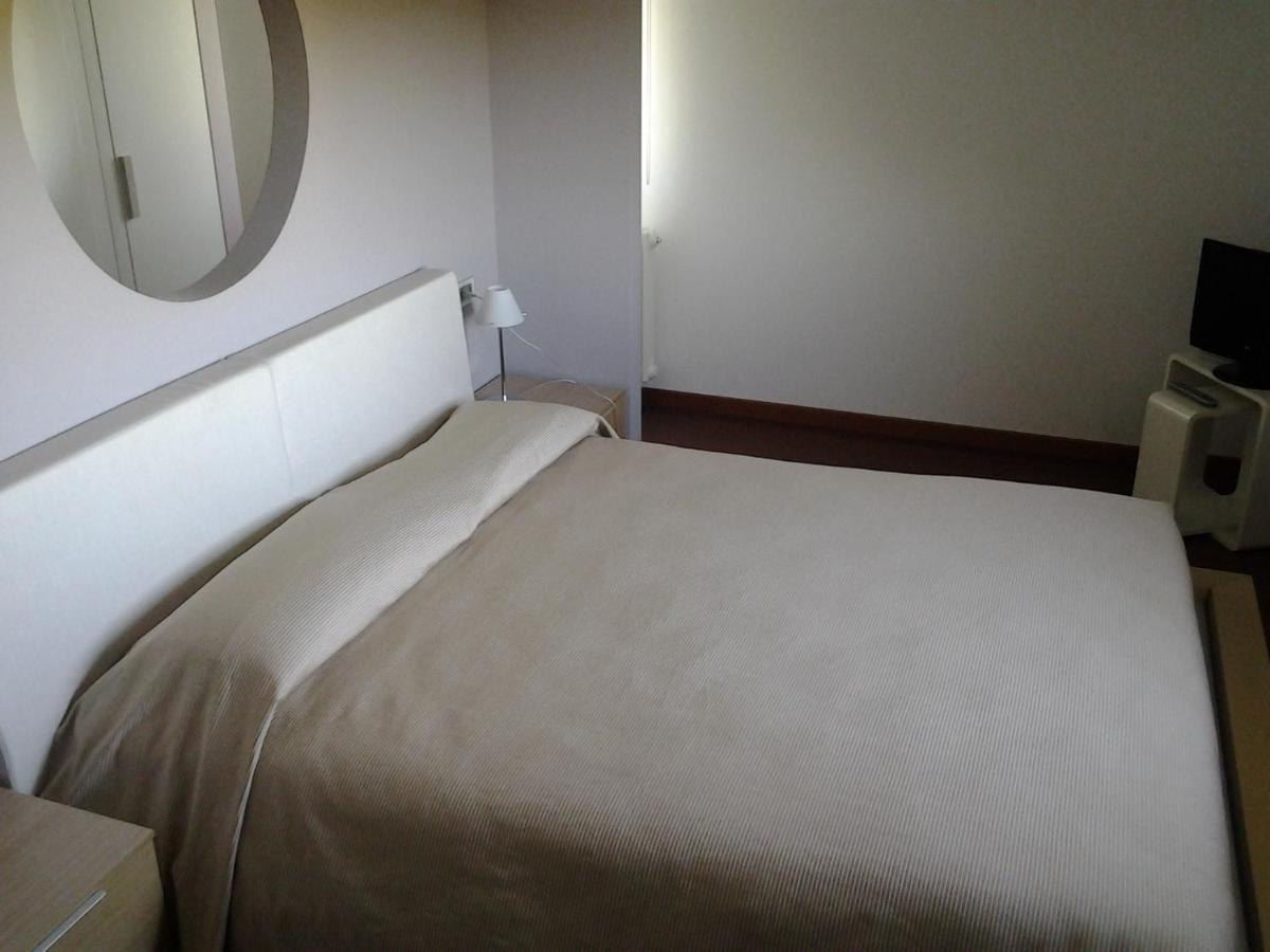 Hotel San Francesco Borgomanero Chambre photo