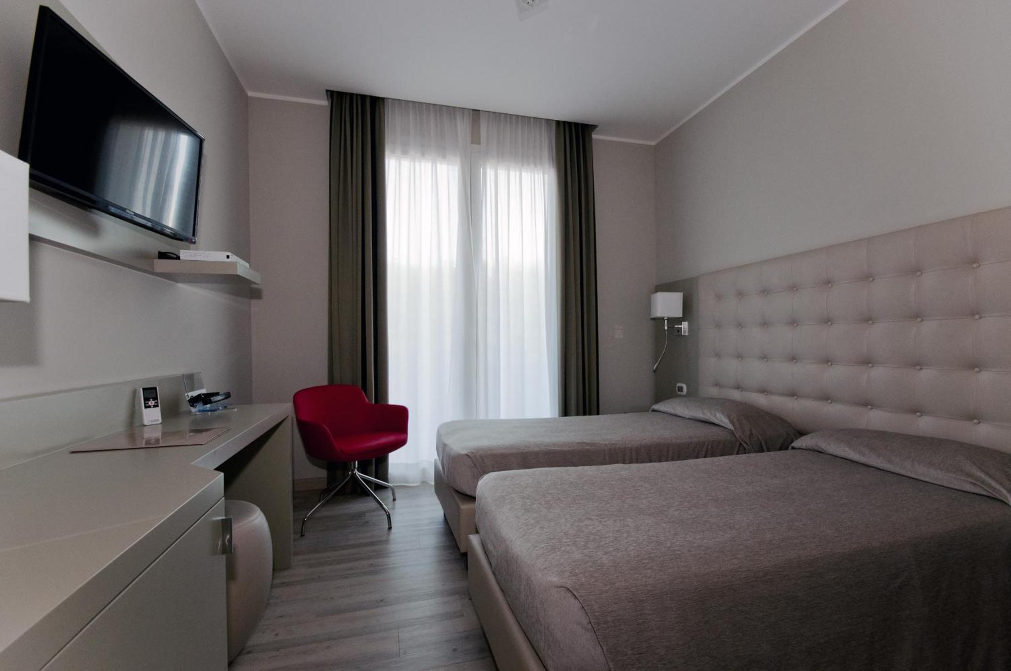 Hotel San Francesco Borgomanero Extérieur photo